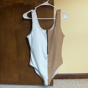 Two-Tone Women’s One Piece Swimsuit